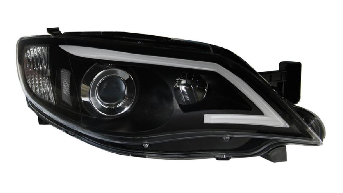 Set+de+phares+look-diurnes+%27Light-Bar%27+sur+mesure+pour+Subaru+Impreza+2008-2014+-+Noir